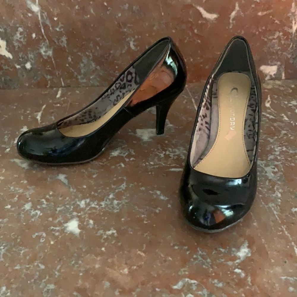 CL by Laundry black patent leather 3” heels size 6
